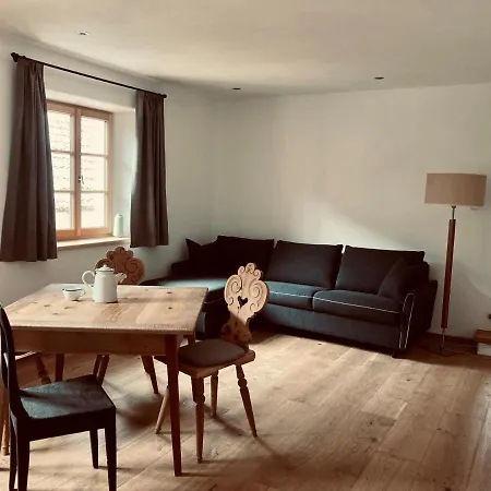 Breitenberg Apartment Lana